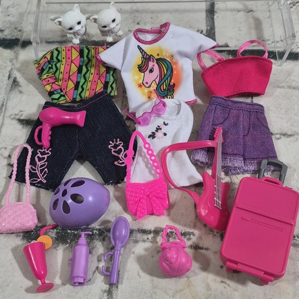 Barbie Doll Clothes Lot Summer Vacation Shorts Tops Luggage Cats Bags Sunglasses